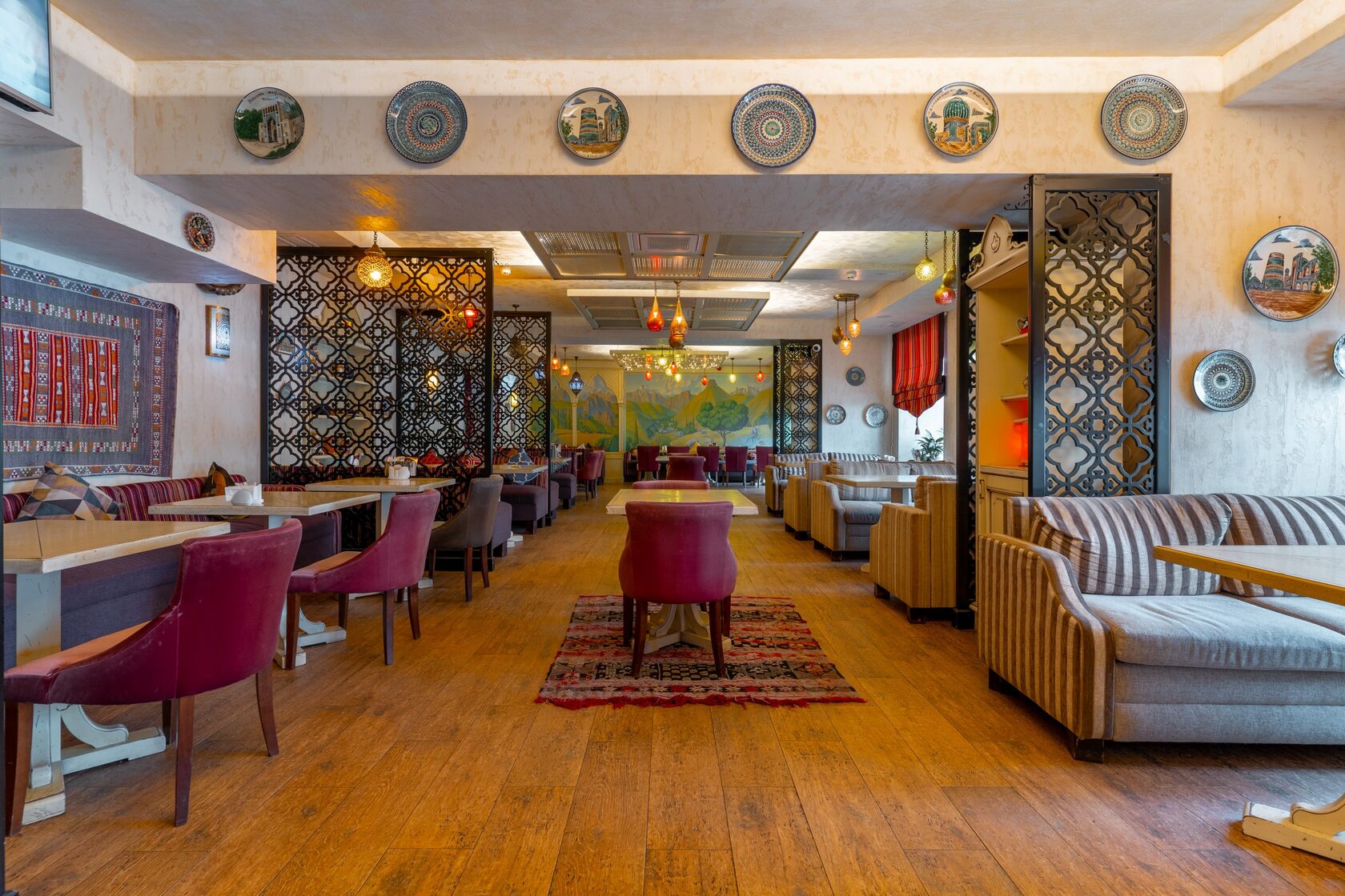 Зал ресторана (1 этаж)