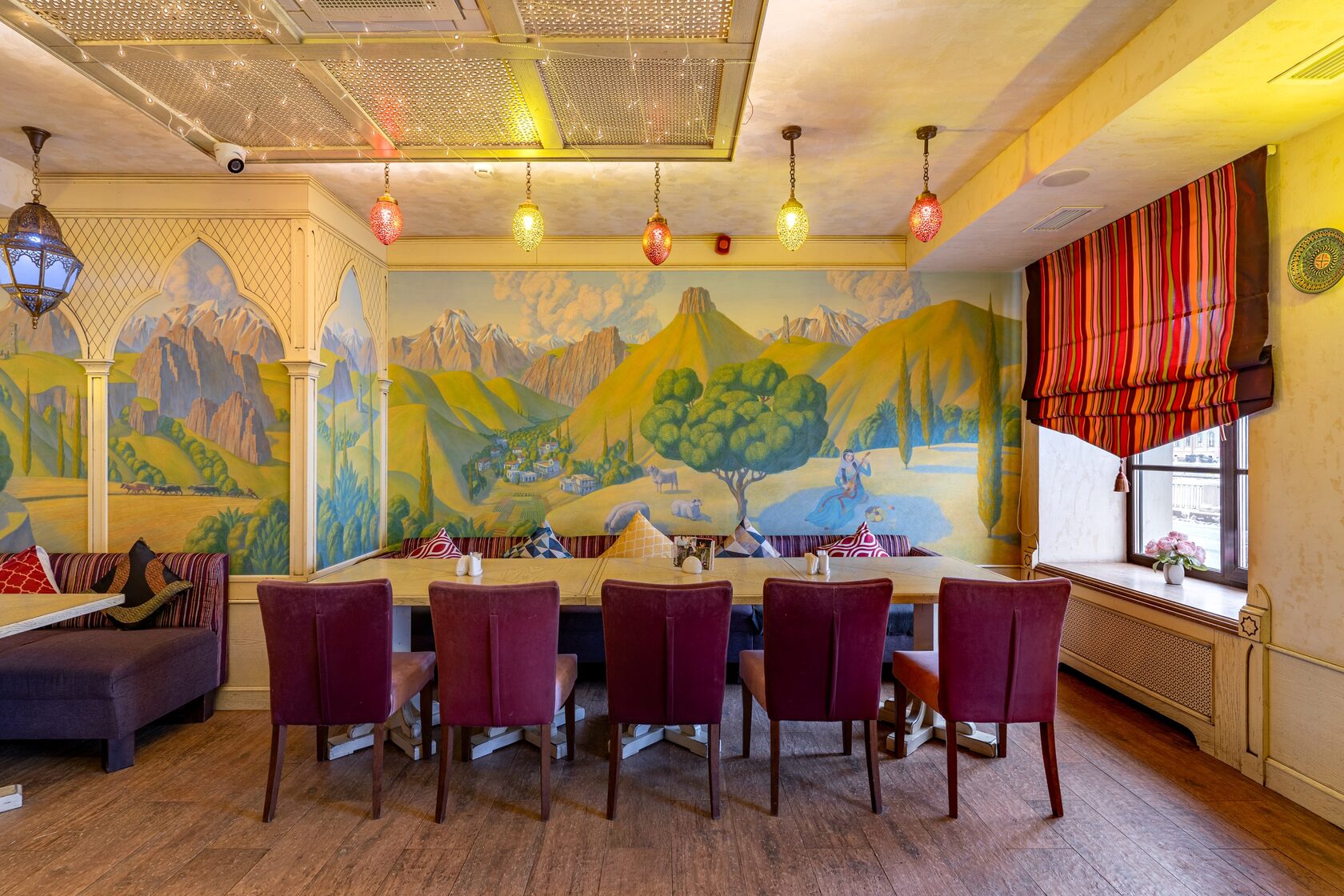 Зал ресторана (1 этаж)