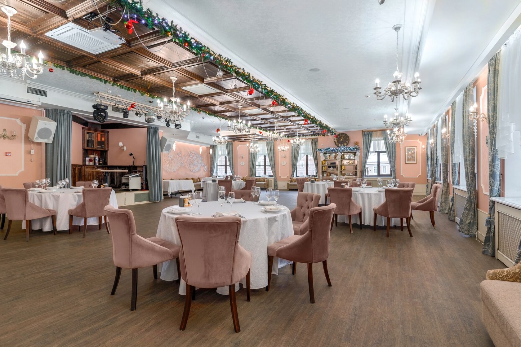 Зал «Северная Венеция» (2 этаж)